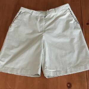 Womans Burberry Golf Khaki Shorts Size 6